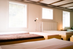 Der Schlafsaal ist mit Extrabetten und Isomatten ausweitbar